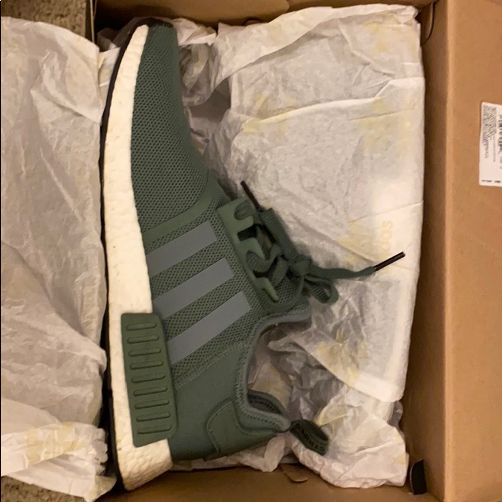 (NEW) Adidas NMD_R1
